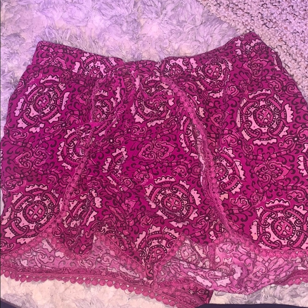 hollister flowy shorts